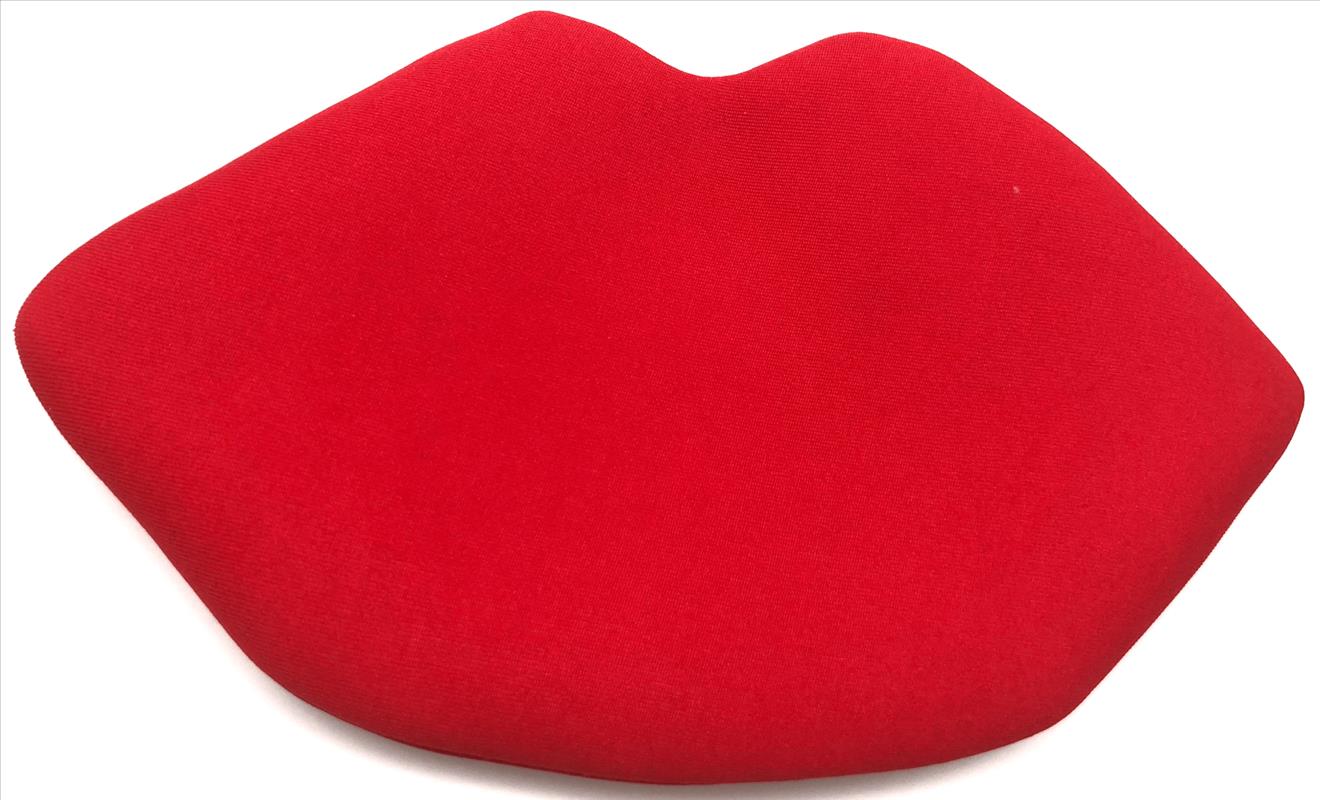 Lip shaped cosemtic bag